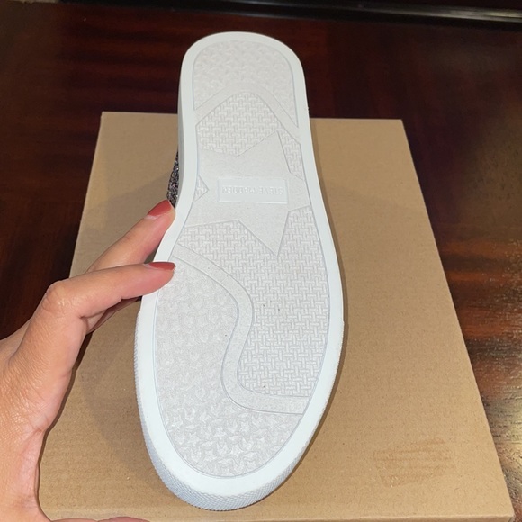 Steve Madden sneakers 👟 - Picture 4 of 5